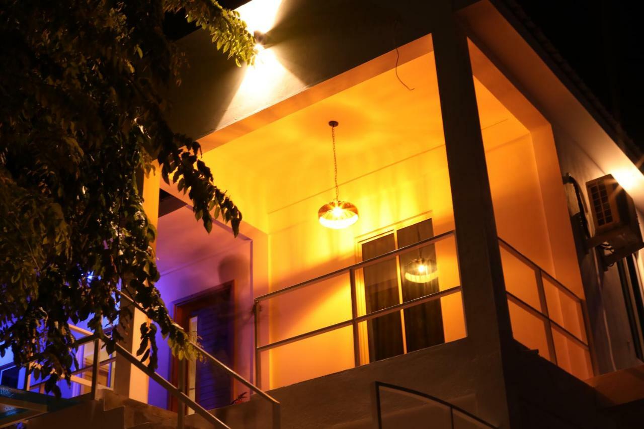 מלון הימפושי Moodhu Surf House מראה חיצוני תמונה