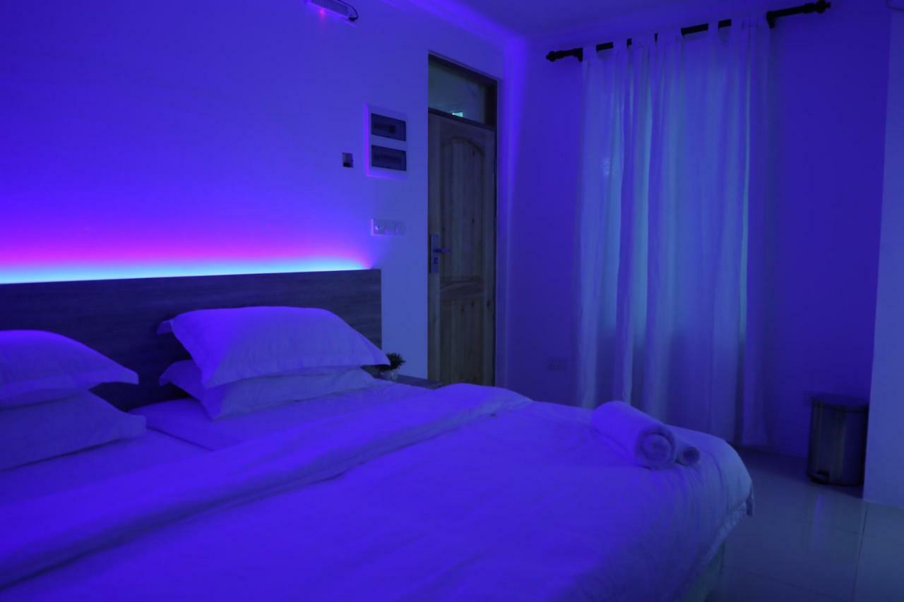 מלון הימפושי Moodhu Surf House מראה חיצוני תמונה